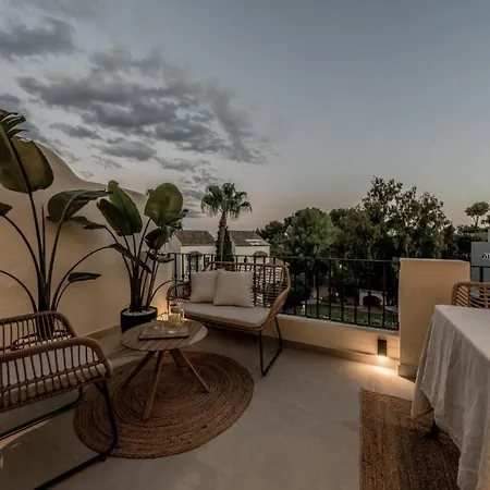 Duplex Renovated Luxury 3bed In Aloha *
